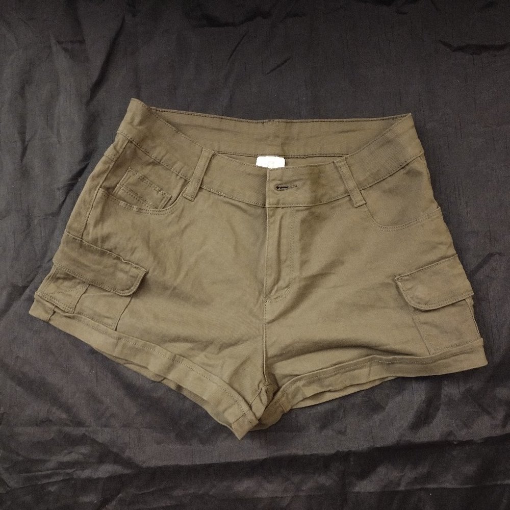Southpole Junior green carpenter shorts Size M